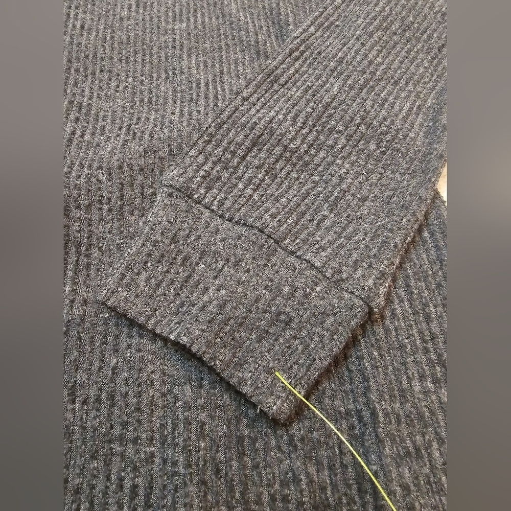 Doe & Rae Gray Ribbed Lace-Up Back Sweater Size Small - Picture 2 of 8
